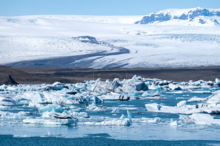 Téléchargez les photos : La fonte de la glace sur le glacier Jokulsarlon au printemps, Islande - en image libre de droit