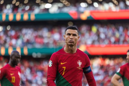Téléchargez les photos : Cristiano Ronaldo lors du match de qualification Euro 2024 de l'UEFA entre les équipes nationales du Portugal et de Bosnie-Herzégovine à Estadio Da Luz, Lisbonne, Portugal. (Maciej Rogowski) - en image libre de droit