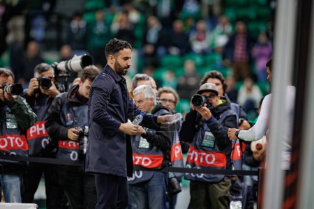 Téléchargez les photos : Ruben Amorim lors du match UEFA Europa League 23 / 24 entre Sporting CP et BSC Young Boys à l'Estadio Jose Alvalade, Lisbonne, Portugal. (Maciej Rogowski) - en image libre de droit