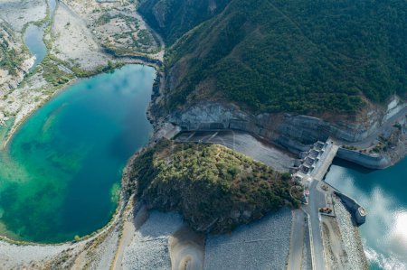Luftaufnahme Machacura-Staudamm in der Region Maule, Chile.