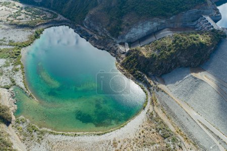 Luftaufnahme Machacura-Staudamm in der Region Maule, Chile.