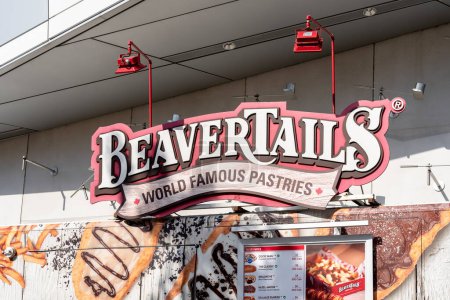 Foto de Toronto, Canadá - 28 de octubre de 2020: Un camión de comida BeaverTails se ve en Toronto, Canadá. BeaverTails es una cadena de restaurantes canadiense. - Imagen libre de derechos
