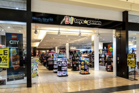 Photo for Pittsburgh, Pennsylvania, USA - January 10, 2020: A GO! TOYS, GAMES store in a mall in Pittsburgh, Pennsylvania, USA. - Royalty Free Image