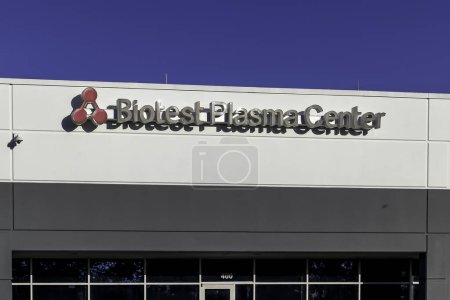 Téléchargez les photos : Orlando, Floride, États-Unis- 8 février 2020 : Panneau Biotest Plasma Center à Orlando, Floride, États-Unis. Biotest Plasma Center est un centre de dons de sang. - en image libre de droit