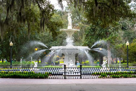 Foto de Savannah, Georgia, EE.UU. - 19 de enero de 2020: Forsyth Park Fountain en Savannah, Georgia, EE.UU., - Imagen libre de derechos