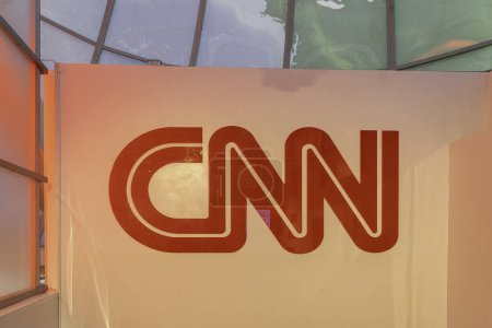 Foto de Atlanta, Georgia, EE.UU. - 17 de enero de 2020: CNN firma en CNN Center en Atlanta, Georgia, EE.UU., la sede mundial de Cable News Network. - Imagen libre de derechos