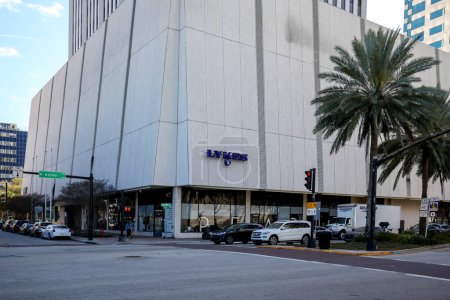 Foto de Tampa, Florida, EE.UU. 23 de febrero de 2020: Edificio de oficinas corporativas Lykes Bros. en Tampa, Florida, EE.UU. Lykes Bros. es una empresa familiar de agronegocios estadounidense.. - Imagen libre de derechos