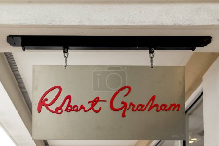 Foto de Orlando, Florida, EE.UU. - 5 de febrero de 2020: Robert Graham firma fuera de la tienda en Orlando, Florida, EE.UU.; Robert Graham es una marca de moda masculina de lujo con sede en Nueva York. - Imagen libre de derechos