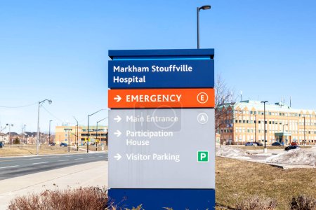 Téléchargez les photos : Markham, Ontario, Canada- 21 mars 2020 : Panneau de Markham Stouffville Hospital à Markham, Ontario, Canada. - en image libre de droit