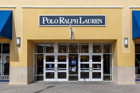 Téléchargez les photos : Orlando, Floride, États-Unis - 24 février 2020 : Magasin Polo Ralph Lauren à Orlando, Floride, États-Unis. Ralph Lauren Corporation est une entreprise de mode américaine. - en image libre de droit