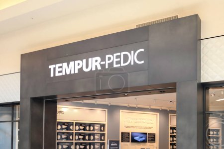 Foto de Tampa, Florida, EE.UU. - 23 de febrero de 2020: Tempur-Pedic tienda en Tampa, Florida, EE.UU.. Tempur-Pedic Inc. es un fabricante y distribuidor de colchones y almohadas. - Imagen libre de derechos