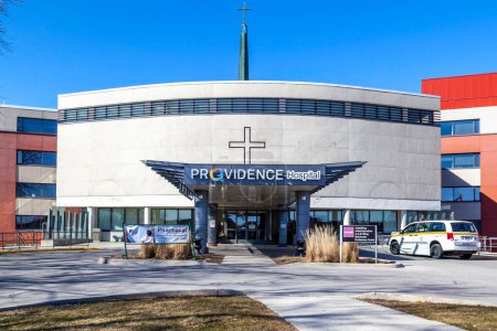 Téléchargez les photos : Toronto, Ontario, Canada- 15 mars 2020 : Entrée de l'Hôpital Providence à Toronto, Ontario, Canada. L'Hôpital Providence est un établissement de santé spécialisé dans la réadaptation. - en image libre de droit