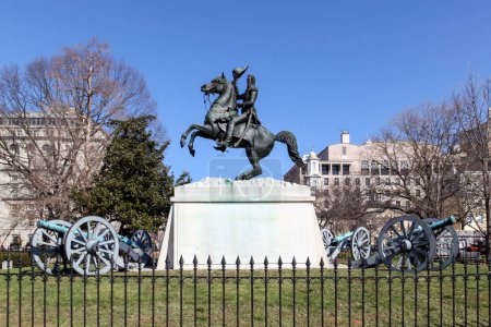 Téléchargez les photos : Statue du Général Andrew Jackson par Clark Mills sur Lafayette Square près de la Maison Blanche, Washington D.C., États-Unis le mars 1, 2020. - en image libre de droit