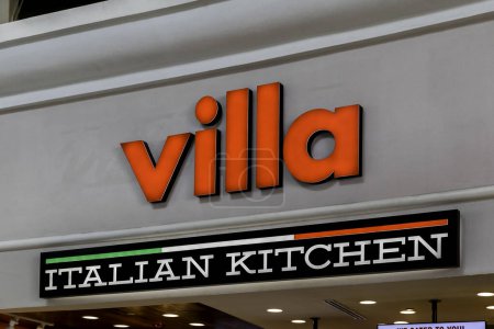 Téléchargez les photos : Orlando, Floride, États-Unis - 24 février 2020 : Villa Italian Kitchen restaurant dans un centre commercial à Orlando, Floride, États-Unis, un nom de marque d'une chaîne américaine de restaurants. - en image libre de droit