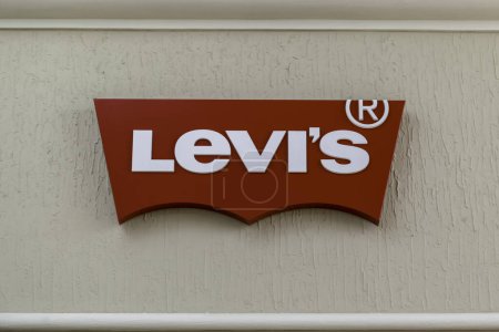 Téléchargez les photos : Orlando, Floride, États-Unis- 24 février 2020 : Panneau du magasin Levi à Orlando, Floride, États-Unis, exploité par une société américaine Levi Strauss & Co. - en image libre de droit