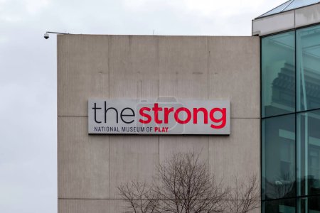 Foto de Rochester, NY, EE.UU. - 3 de marzo de 2020: El signo de The Strong National Museum of Play en Rochester, NY, EE.UU.. - Imagen libre de derechos