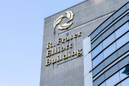 Foto de Toronto, Canadá - 13 de agosto de 2019: Signo de R. Fraser Elliott Building, Healthcare Human Factors in Toronto General Hospital. - Imagen libre de derechos
