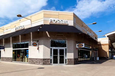Foto de Una tienda de fósiles se ve en Niagara-on-the-Lake, Ontario, Canadá el 10 de septiembre de 2019. Fossil Group, Inc. es un diseñador y fabricante de moda estadounidense.. - Imagen libre de derechos