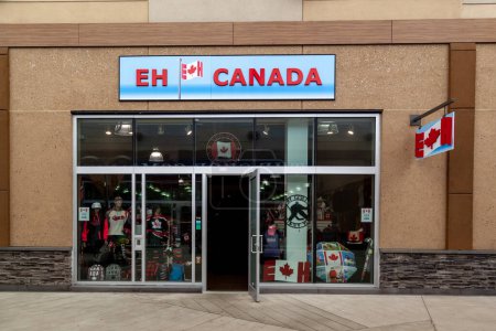 Téléchargez les photos : Niagara On the Lake, Canada- 27 juin 2022 : Un magasin Eh Canada est présenté. EH Canada est un magasin de cadeaux et de vêtements canadien qui est plus qu'un simple magasin touristique.. - en image libre de droit