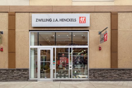 Téléchargez les photos : Une enseigne de magasin Zwilling à Niagara-on-the-Lake, On, Canada, le 10 septembre 2019. Zwilling J. : A. Henckels est un fabricant de couteaux basé à Solingen, en Allemagne. - en image libre de droit