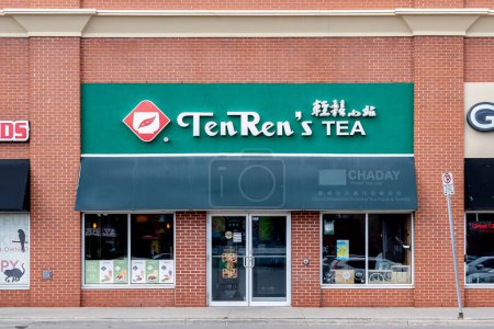 Foto de Richmond Hill, Ontario, Canadá - 14 de octubre de 2019: Un restaurante Ten Ren 's Tea en Richmond Hill, Ontario, Canadá; Ten Ren' s Tea es una empresa con sede en Taiwán que se especializa en productos de té y ginseng.. - Imagen libre de derechos