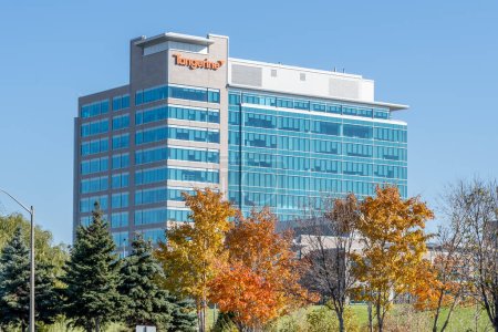 Foto de Toronto, Canadá - 30 de octubre de 2018: Edificio de la sede central de Tangerine en Toronto. Tangerine es un banco directo canadiense y una subsidiaria de Scotiabank. - Imagen libre de derechos