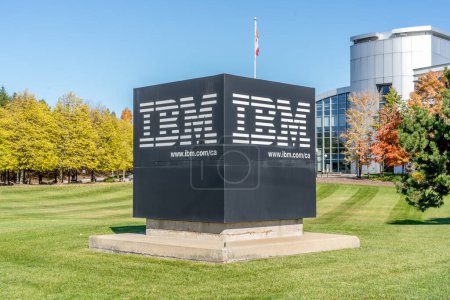 Téléchargez les photos : Markham, Ontario, Canada - 23 octobre 2020 : Siège social d'IBM Canada à Markham, Ontario, Canada. IBM est une multinationale américaine de technologie. - en image libre de droit