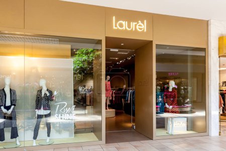 Foto de Toronto, Canadá - 30 de octubre de 2018: Laurel store in the mall in Toronto, a Women 's clothing store. - Imagen libre de derechos