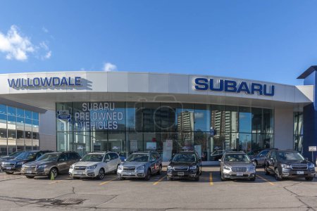 Téléchargez les photos : Thornhill (Ontario), Canada - Le 26 février 2018 : Vue extérieure du concessionnaire Subaru à Thornhill, la division de fabrication automobile du conglomérat de transport japonais Subaru Corporation. - en image libre de droit