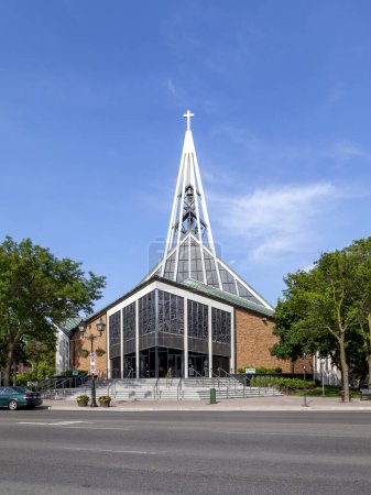 Téléchargez les photos : St. Mary Immaculate Roman Catholic Church à Richmond Hill, Ontario, Canada - en image libre de droit