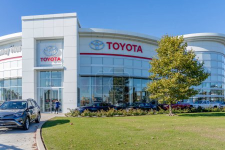 Foto de Markham, Ontario, Canadá - 30 de octubre de 2018: Entrada de Toyota en la sala de exposición Don Valley North, un minorista y centro de servicio Toyota nuevo y usado en Markham, Ontario. - Imagen libre de derechos
