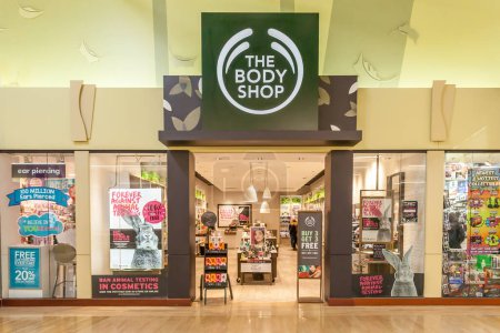 Téléchargez les photos : Vaughan, Ontario, Canada - Le 24 mars 2018 : La devanture du magasin Body Shop chez Vaughan Mills à Toronto, une entreprise britannique de cosmétiques, de soins de la peau et de parfums. - en image libre de droit