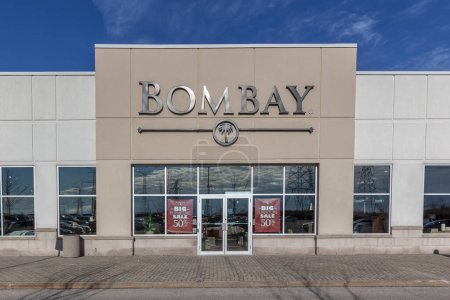 Foto de Richmond Hill, Ontario, Canadá - 24 de febrero de 2018: Bombay storefront. The Bombay Company es una tienda estadounidense de muebles y accesorios para el hogar.. - Imagen libre de derechos