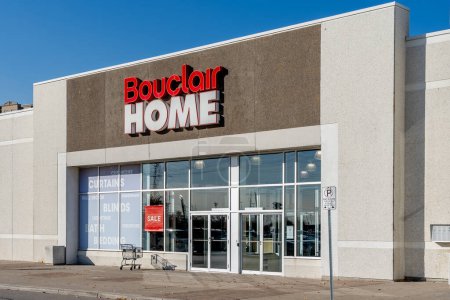 Foto de Richmond Hill, Ontario, Canadá - 30 de octubre de 2018: Bouclair Home storefront. Bouclair Inc. es una empresa privada canadiense y una marca de estilo de vida que ofrece productos de moda y decoración para el hogar.. - Imagen libre de derechos
