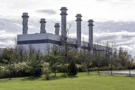 Téléchargez les photos : Brampton, Ontario, Canada- Le 4 novembre 2018 : Goreway Power Station, une centrale au gaz naturel appartenant à Goreway Station Partnership, à Brampton, en Ontario. - en image libre de droit
