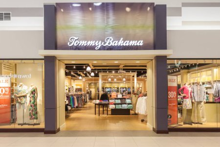Foto de Toronto, Canadá - 12 de febrero de 2018: Tommy Bahama storefront Vaughan Mills shopping centers in Toronto, a Seattle-based manufacturer of casual, men 's and women' s sportswear and activewear. - Imagen libre de derechos