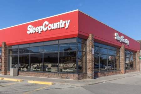 Téléchargez les photos : Thornhill, Ontario, Canada - Le 26 février 2018 : Sleep Country Canada devant un magasin à Toronto. Sleep Country Canada Inc. est un détaillant canadien de matelas. - en image libre de droit
