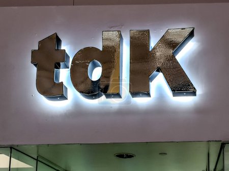 Foto de Houston, Texas, EE.UU. - 22 de septiembre de 2018: tienda tdK frente al centro comercial en Houston, Texas. - Imagen libre de derechos