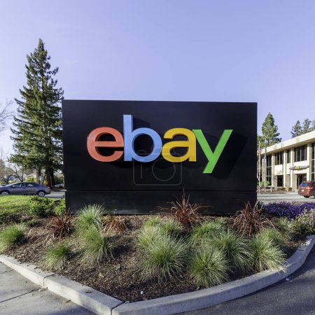 Téléchargez les photos : San Jose, Californie, États-Unis - 29 mars 2018 : signature eBay au siège d'eBay dans la Silicon Valley. eBay Inc. est une multinationale du commerce électronique. - en image libre de droit
