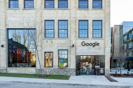 Foto de Kitchener, Ontario, Canadá 19 de diciembre de 2018: Entrada de los edificios de oficinas de Google Canada Kitchener-Waterloo. Google es una empresa de tecnología estadounidense en servicios y productos relacionados con Internet. - Imagen libre de derechos
