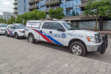 Téléchargez les photos : Un camion de la police de Toronto - en image libre de droit