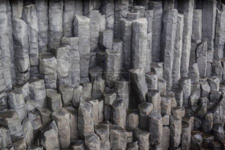 Téléchargez les photos : Gros plan de la colonne de basalte en Islande - en image libre de droit