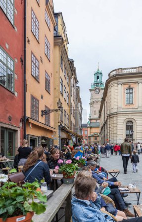 Foto de STOCKHOLM, SUECIA - 20 DE SEPTIEMBRE DE 2017: Edificios en Stortorget Place, Gamla Stan, ciudad vieja de Estocolmo - Imagen libre de derechos