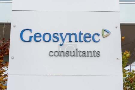 Foto de Oficina de Geosyntec Consultants en Accelerator Centre en Waterloo, Ontario, Canadá, el 28 de octubre de 2023. Geosyntec es una firma de consultoría e ingeniería. - Imagen libre de derechos