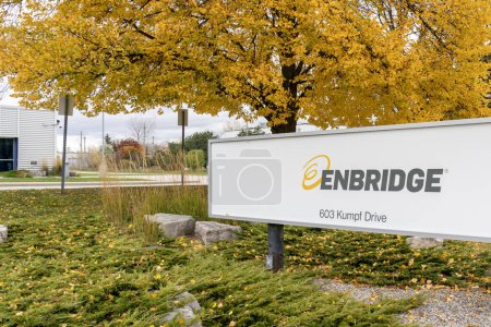 Foto de Oficina de Enbridge en 603 Kumpf Dr en Waterloo, Ontario, Canadá, el 28 de octubre de 2023. Enbridge Inc. es una compañía multinacional canadiense de oleoductos y energía. - Imagen libre de derechos