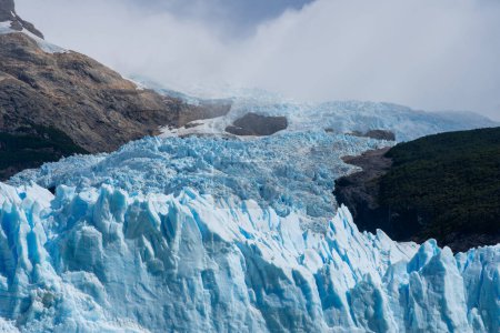 Vue du glacier Upsala, province de Santa Cruz, Argentine. Le glacier Upsala est un grand glacier de vallée sur le côté est du champ de glace de Patagonie méridionale..