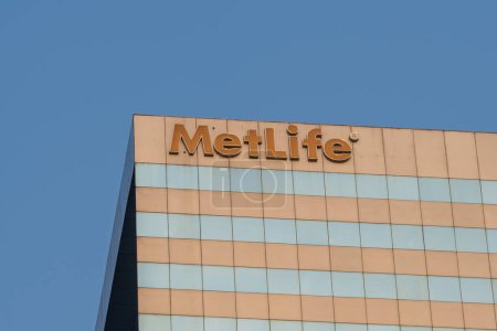 Téléchargez les photos : Bureau Metlife à Santiago, Chili, le 8 février 2023. MetLife est une compagnie d'assurance-vie américaine. - en image libre de droit