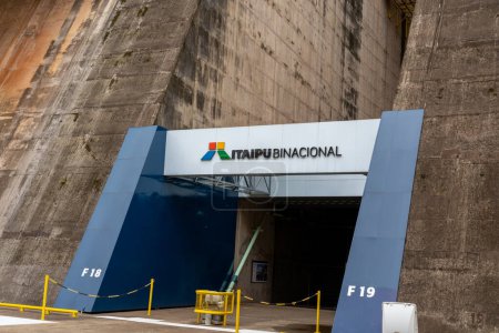 Photo for Foz do iguacu, Brazil - January 15, 2023: Itaipu binational sign at one of the entrances to the power plant in Foz do iguacu, brazil. Itaipu binational company formed by Brazil and Paraguay. - Royalty Free Image
