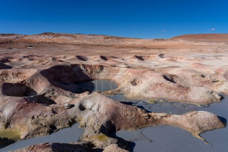 Schlammtöpfe im geothermischen Gebiet Sol de Maana (spanisch: Morgensonne) in der Provinz Sur Lpez in der Nähe von Salar de Uyuni, Bolivien.