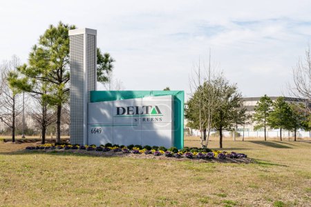 Téléchargez les photos : Houston, TX, USA - 2 mars 2022 : Delta Screens signe à son siège social à Houston, TX, USA. Delta Screens se spécialise dans la fabrication d'écrans industriels à fil de coin. - en image libre de droit